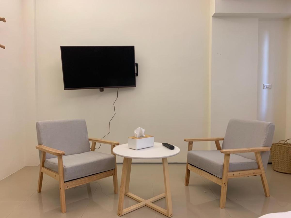 Light Luxury Apartment Apartment T'ai-tung Esterno foto